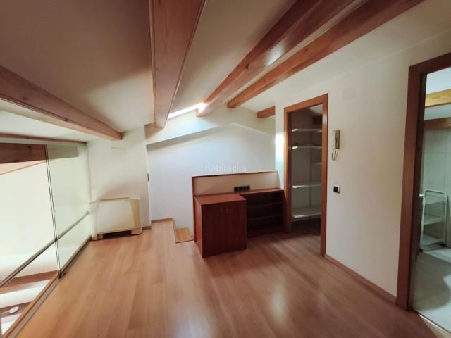Dúplex en venta en Puig reig. pis 3 habitacions,balco,amb el sostre de fusta acollidor. Dúplex.