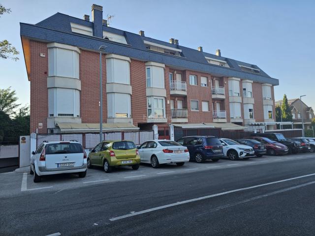 Dúplex en venta en Rozas de Madrid Las, Marazuela El Torreón. VIVIENDA EN RENTABILIDAD Camino de Tomillaron. Dúplex Rozas de Madrid.