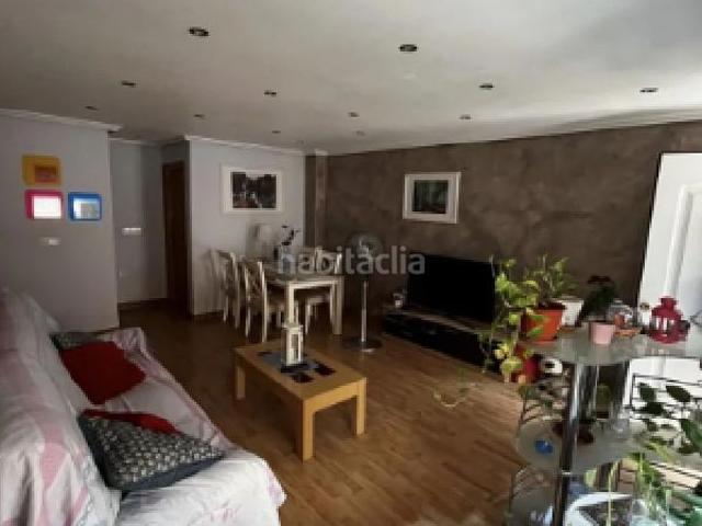 Dúplex en venta en Redován. !CDATABungalow en Redován 3 habitaciones, 2 baños, 220m2 Piscina y cochera. Dúplex.