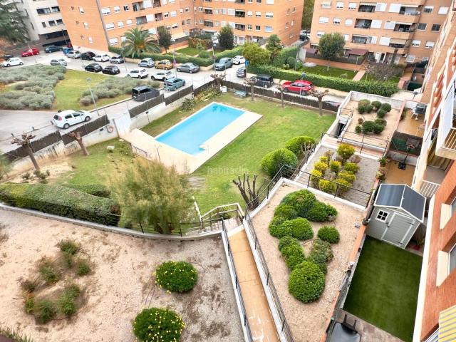 Dúplex en venta en Rubí, Ca n´Alzamora. DÚPLEX CON PISCINA DE TRES HABITACIONES CON GARAJE Y TRASTERO. Dúplex.