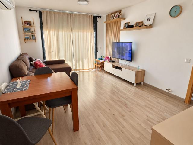 Dúplex en venta en Rubí, Progrés. DÚPLEX MERCADO AÑO 2.007 CON TERRAZA Y PARKING. Dúplex.