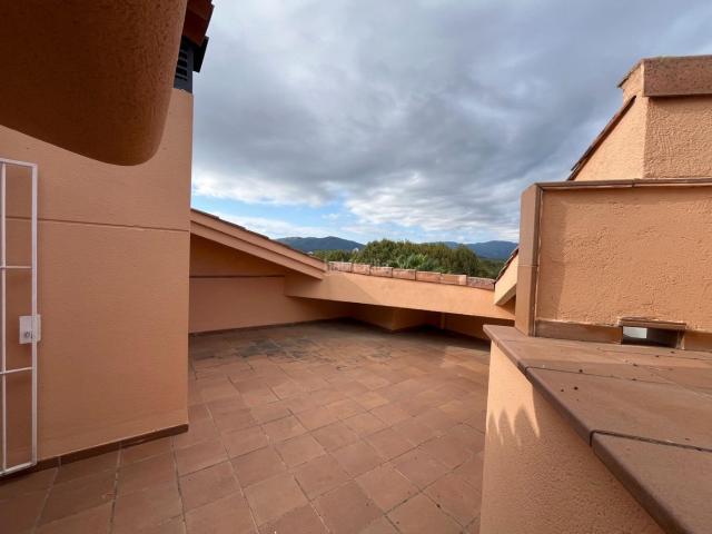 Dúplex en venta en Tordera, Sant Pere. Dúplex de Obra Nueva en Tordera 4 Habitaciones, 3 Baños y Terrazas FINANCIACIÓN HASTA EL 100. Dúplex.