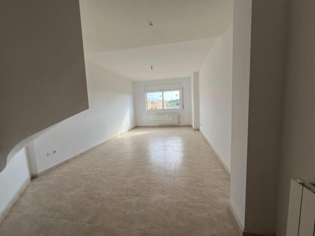 Dúplex en venta en Tordera, Sant Pere. EXCLUSIVO DUPLEX 4HABITACIONES 3 BAÑOS TERRAZA, OPCION PK. Dúplex.