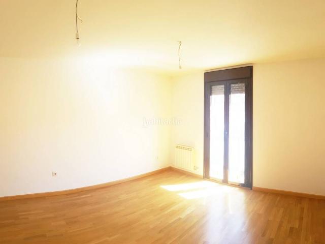Dúplex en venta en Tordesillas. C. Corro Bazán 3, 1º J Edificio Corro Bazán Dúplex de 3 dormitorios y 2 baños en pleno centro de Tordesillas. Dúplex.