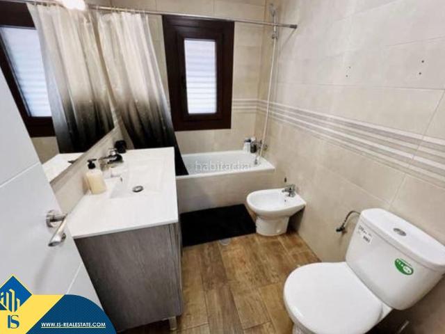 Dúplex en venta en Torrevieja, Zona Playa de los Locos. Ático dúplex con terraza, en la provincia de Alicante, en la ciudad de Torrevieja, en la zona de Playa de los Locos. 4 habitacione. Dúplex.