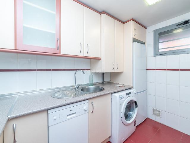 Dúplex en venta en Torrelodones, Casco Antiguo. Bajo con Jardín en Calle Joaquín Ruiz Giménez. Dúplex.