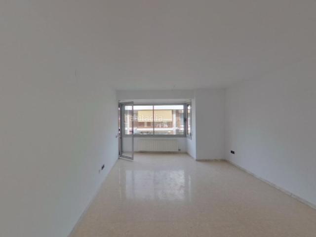 Dúplex en venta en Terrassa, Can Boada. llogat només per a inversor. Dúplex.
