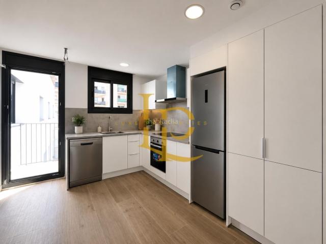 Dúplex en venta en Terrassa, La Cogullada. OPORTUNIDAD! ESPECTACULAR ÁTICO DÚPLEX A ESTRENAR DE TRES HABITACIONES CON TERRAZAS EN TERRASSA. Dúplex.