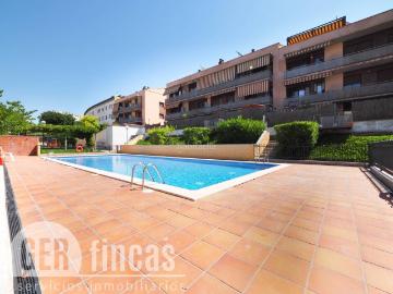 Dúplex en venta en Terrassa, Torre Sana. y dos plazas de parking. Dúplex.