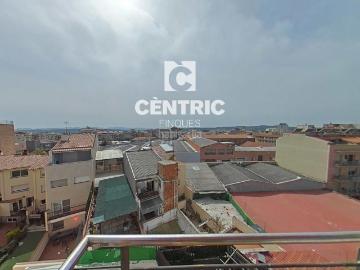 Dúplex en venta en Terrassa, Vallparadís Antic Poble de Sant Pere. Dúplex ideal pera inversión el el paseo 22 de Juliol, en el barrio de Vallparadís. Dúplex.