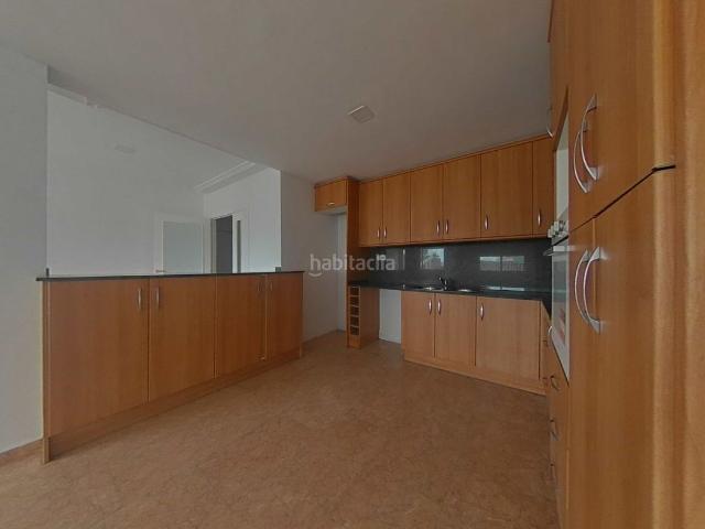 Dúplex en venta en Terrassa, Zona Esportiva. llogat només per a inversor. Dúplex.