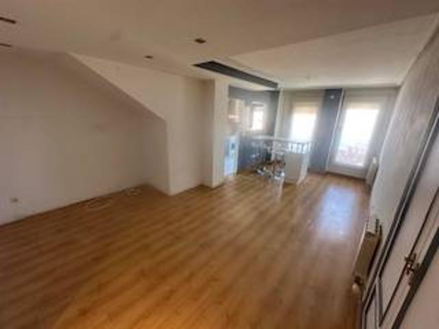 Dúplex en Venta en Trobajo del Camino