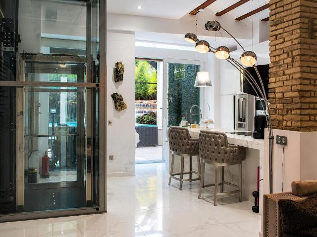 Dúplex en venta en Valencia, El Botànic. Dúplex de lujo con piscina climatizada privada junto a las Torres de Quart. Dúplex.