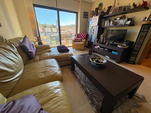 Dúplex en venta en Vallgorguina. Dúplex lluminós amb terrassa solàrium, balcons i pàrquing. Dúplex.