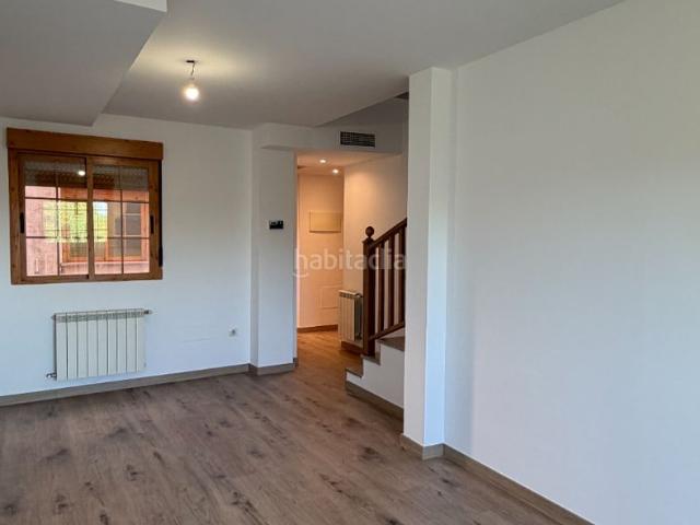 Dúplex en venta en Velilla de San Antonio. Atractivo dúplex en el centro de Velilla. Dúplex Velilla de San.