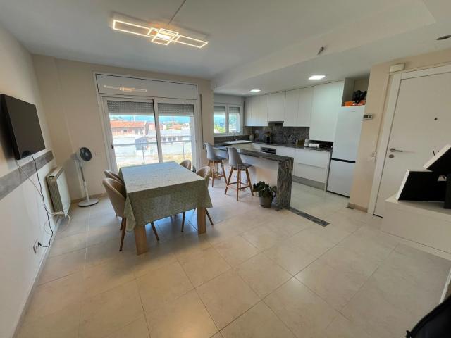 Dúplex en venta en Vic, Caputxins Ambulatori. Àtic dúplex imècable. Dúplex.