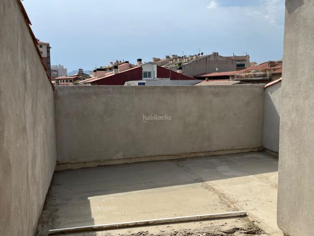 Dúplex en venta en Vic, Caputxins Ambulatori. Ático dúplex de obra nueva en venta Luz, vistas y espacios exteriores. Dúplex.