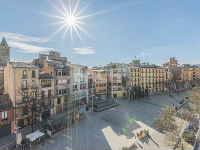Dúplex en venta en Vic, Centre. encanto, luz y vistas excepcionales. Dúplex.