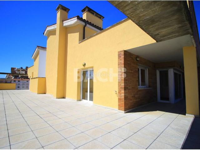 Dúplex en venta en Vic, Remei La Guixa. Ático dúplex con terrazas espectaculares en la zona del Remei. Dúplex.