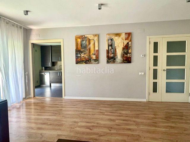 Dúplex en venta en Viladecavalls. PRÀCTIC I AMPLI DÚPLEX AL CENTRE DE VILADECAVALLS. Dúplex.