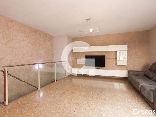 Dúplex en venta en Viladecans, Torrent Ballester. DÚPLEX CON TERRAZA Y PARKING!. Dúplex.
