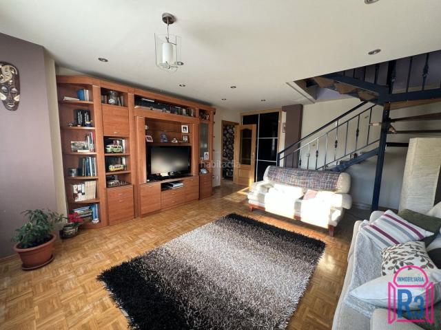 Dúplex en venta en Villaquilambre. Dúplex bien orientado con dormitorio en planta baja. Dúplex.