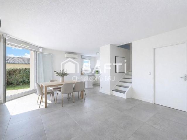 Duplex esprit maison avec jardin et 2 parkings