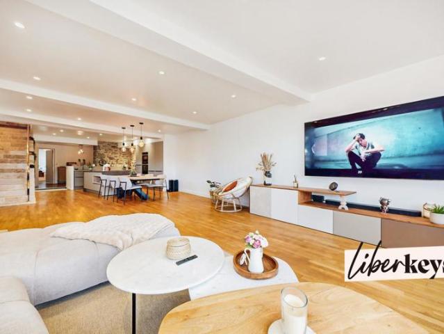 EXCLUSIVITÉ LIBERKEYS: Votre Duplex de Rêve au Cœur de Plancoët !