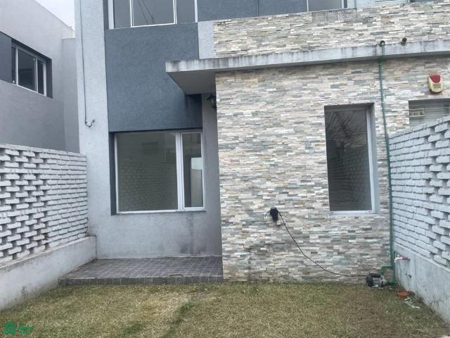 Duplex for rent in Ringuelet