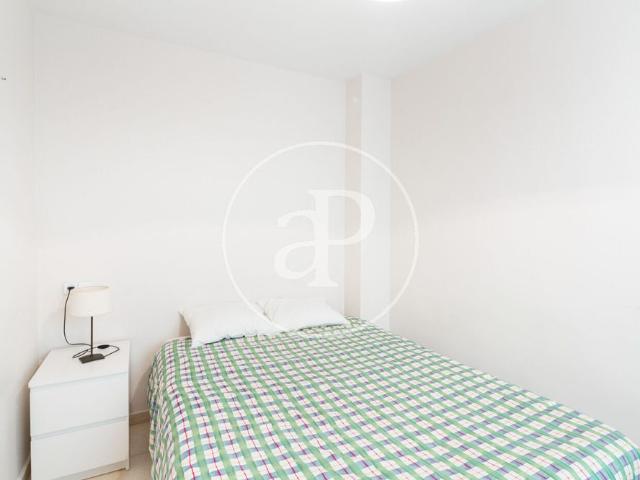 Duplex for rent with two bedrooms next to Plaza De La Virgen