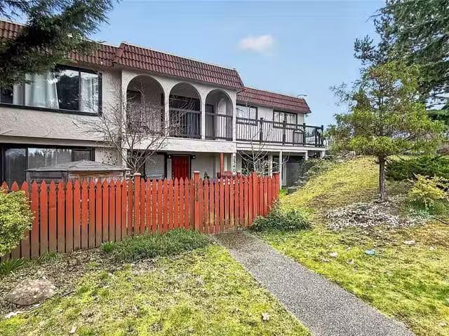 Duplex for sale in Courtenay, 112 Arden Rd, 1032407