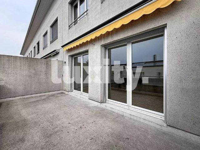 Duplex familial avec terrasse ? Confort, volumes et tranquillité à Pla