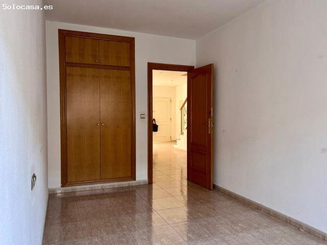 Dúplex familiar con porche, patio y gran garaje en Alguazas