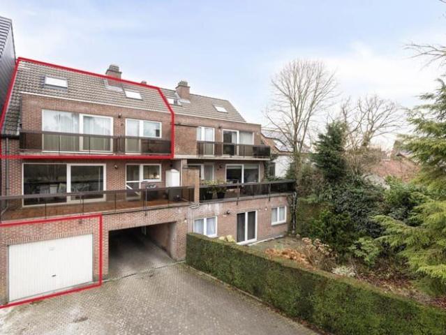 Duplex flat located in central Maleizen