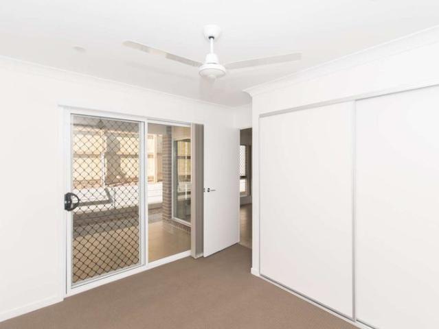 Duplex Home Stunning & Rare 2 Bedroom!