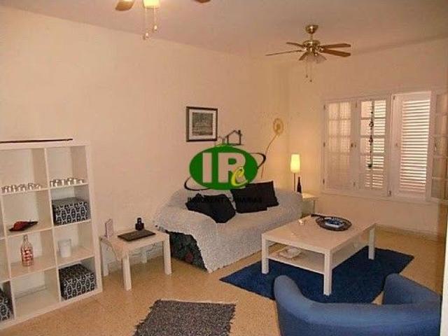 Duplex Haus mit 3 Schlafzimmern auf ca 110 qm Wohn und Nutzfläche in San Fernando