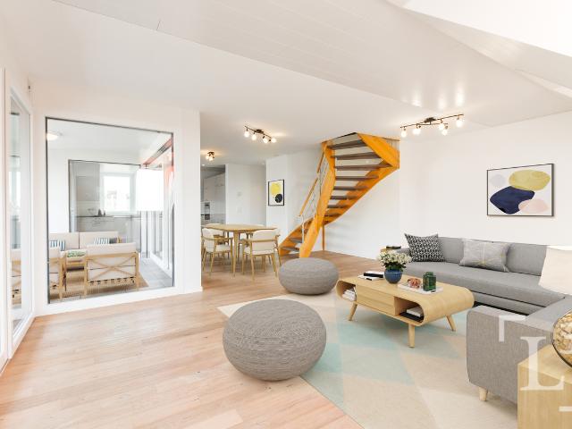 Duplex im Dachgeschoss mit grossem Balkon und Seeblick