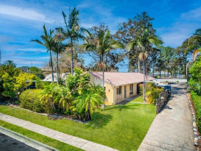 Duplex In Central Location!