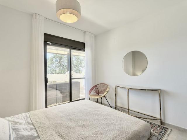 Duplex in Altos de los Monteros