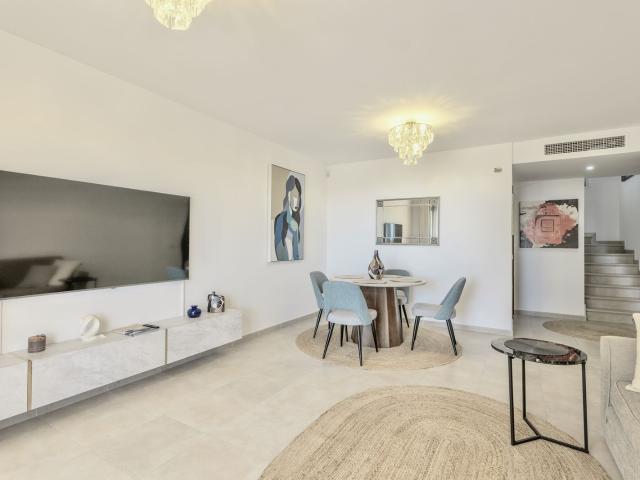 Duplex in Altos de los Monteros