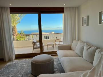 Duplex in Altos de los Monteros