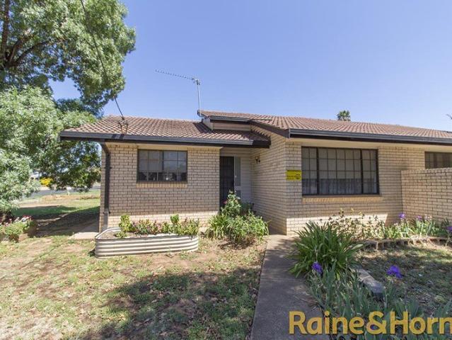 Duplex in Handy Location