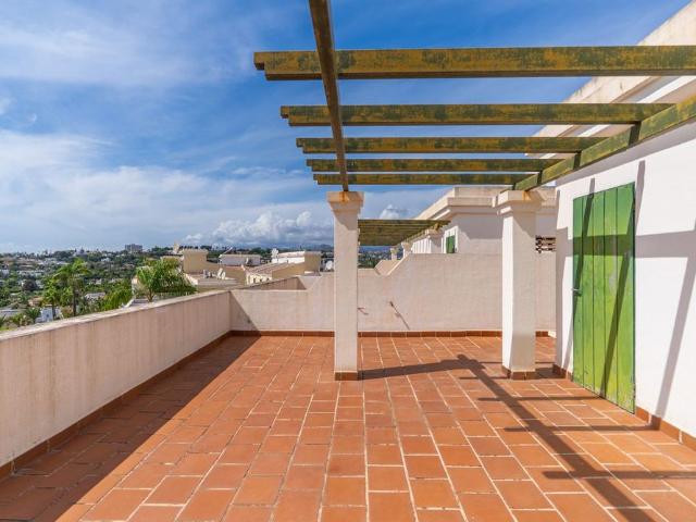 Duplex in Nueva Andalucía
