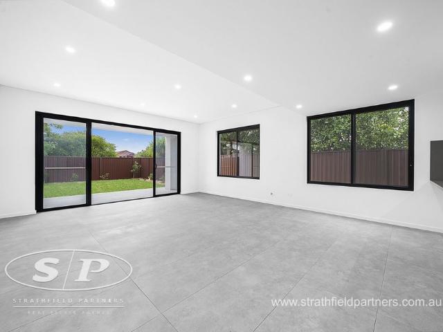 DUPLEX IN PRIME LOCATION