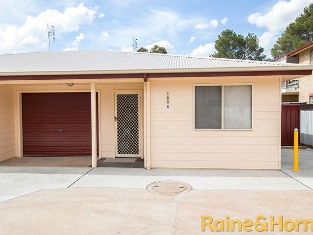 Duplex in Quiet Location