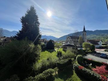 Duplex idéalement situé en plein centre du village