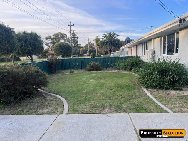 Duplex on 517 m2 block, opposite a Park
