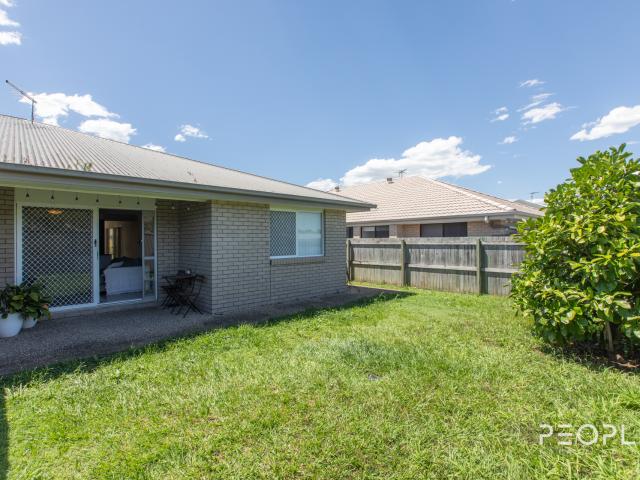 Duplex on Separate Titles in Family Friendly Location
