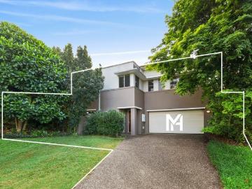 Duplex Living in Prime Varsity Lakes Position NO BODY CORP!