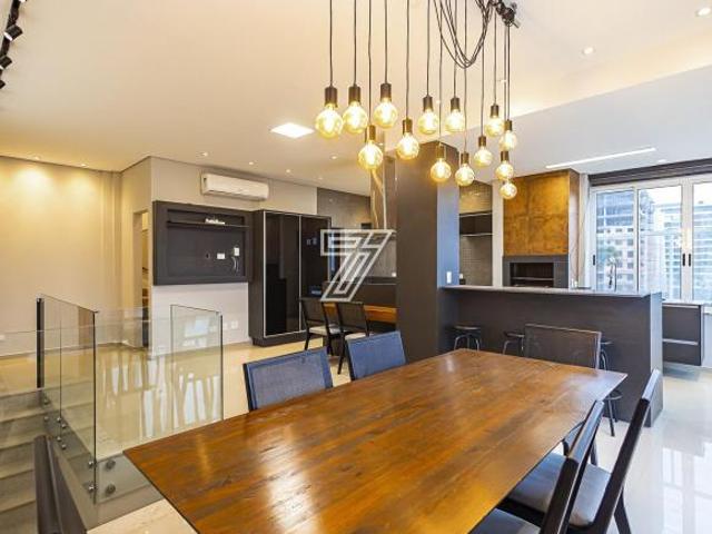 Duplex mobiliado no Ecoville: 173m² privativos